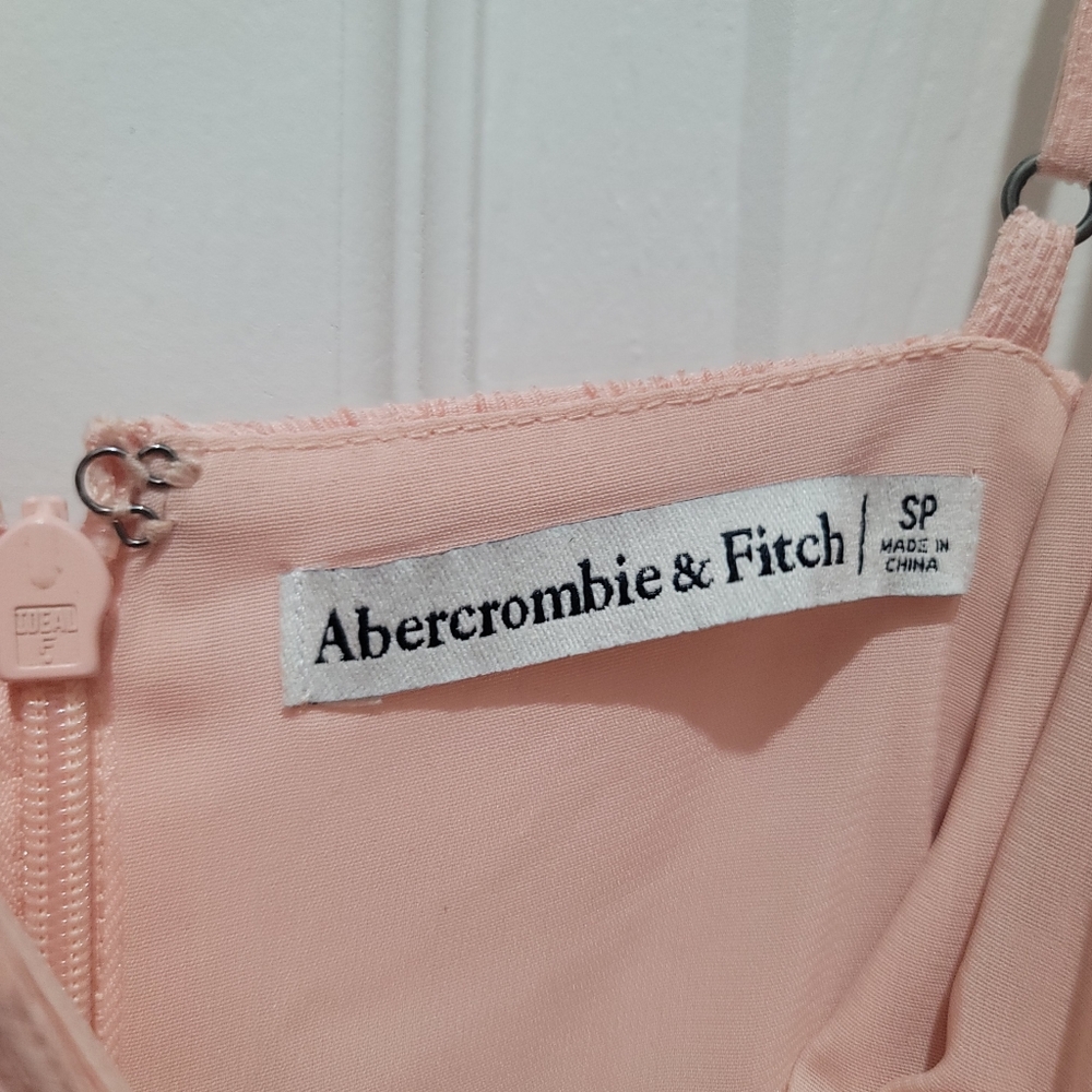 Abercrombie Crinkle Textured Twist-Front Mini Dress NWOT - Picture 3 of 8